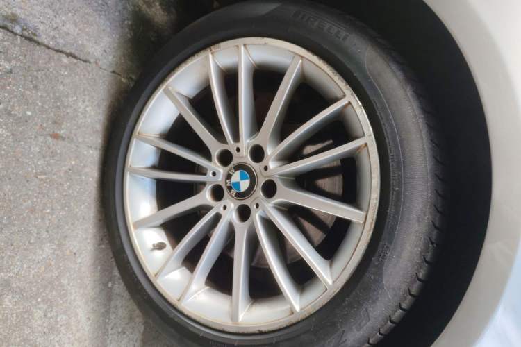 Used BMW 7 Series 2014 730Li Premium Edition Right Front Wheel Hub