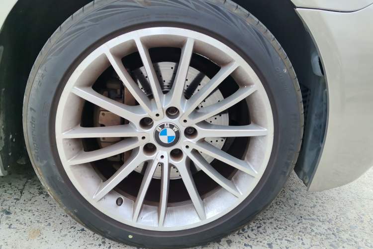 Used BMW 7 Series 2014 730Li Premium Edition Right Front Wheel Hub