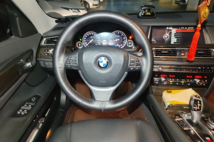 Used BMW 7 Series 2014 730Li Premium Edition Steering Wheel