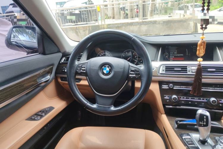 Used BMW 7 Series 2014 730Li Premium Edition Steering Wheel
