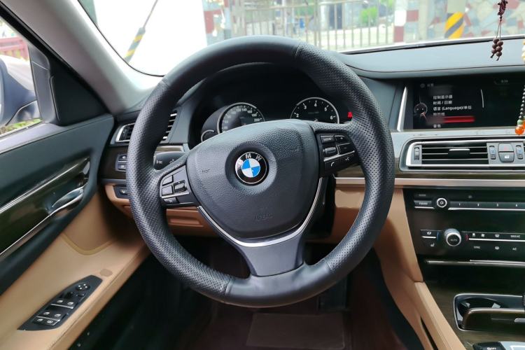 Used BMW 7 Series 2014 730Li Premium Edition Steering Wheel