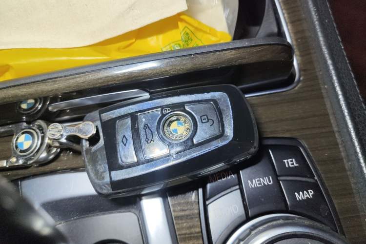Used BMW 7 Series 2014 730Li Premium Edition Vehicle Key