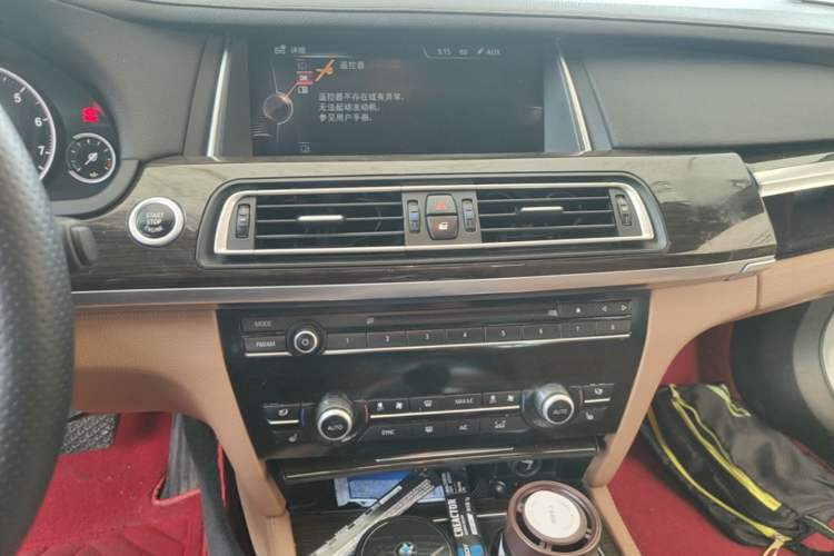 Used BMW 7 Series 2014 730Li Premium Edition Audio And AC Panel