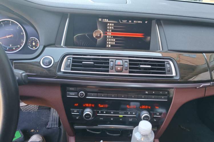 Used BMW 7 Series 2014 730Li Premium Edition Audio And AC Panel
