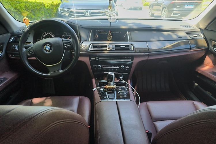 Used BMW 7 Series 2014 730Li Premium Edition Center Console