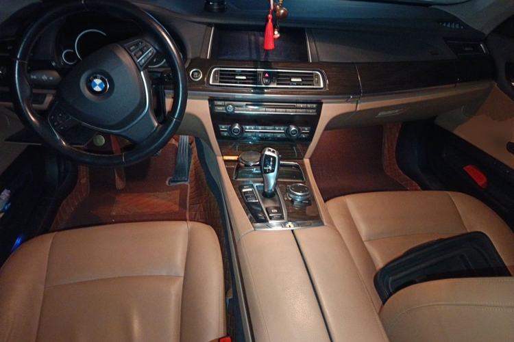 Used BMW 7 Series 2014 730Li Premium Edition Center Console