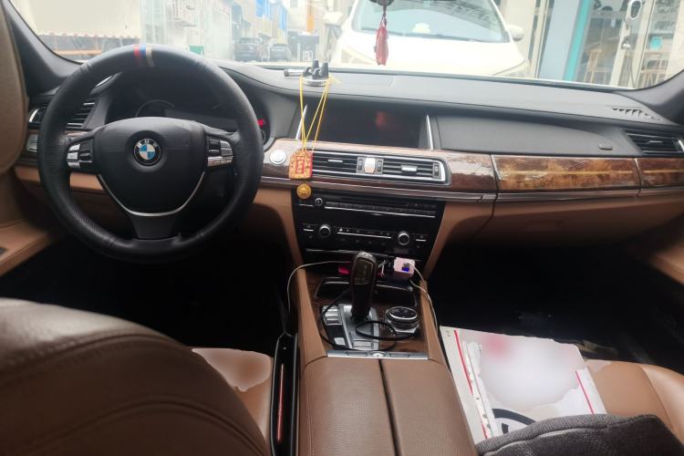 Used BMW 7 Series 2014 730Li Premium Edition Center Console