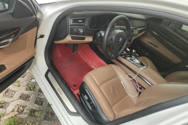 Used BMW 7 Series 2014 730Li Premium Edition Driver Seat