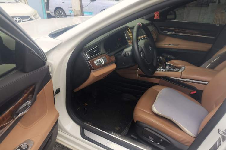 Used BMW 7 Series 2014 730Li Premium Edition Driver Seat