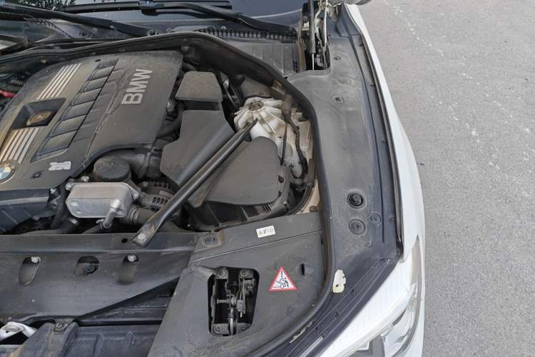 Used BMW 7 Series 2014 730Li Premium Edition Engine Bay Left