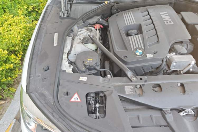 Used BMW 7 Series 2014 730Li Premium Edition Engine Bay Right