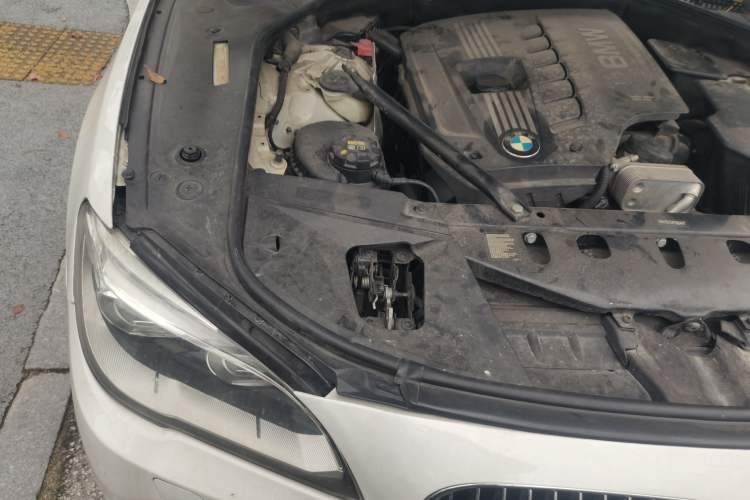 Used BMW 7 Series 2014 730Li Premium Edition Engine Bay Right