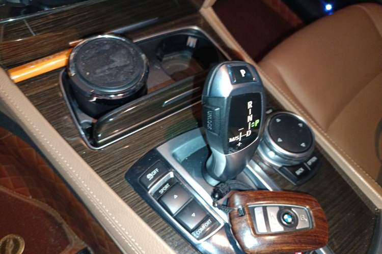 Used BMW 7 Series 2014 730Li Premium Edition Gear Lever