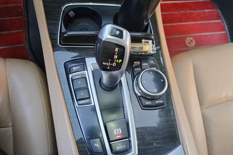 Used BMW 7 Series 2014 730Li Premium Edition Gear Lever