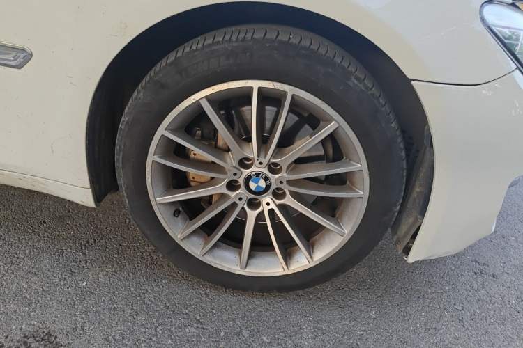 Used BMW 7 Series 2014 730Li Premium Edition Right Front Wheel Hub