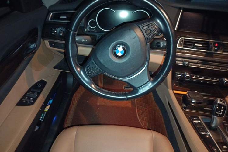 Used BMW 7 Series 2014 730Li Premium Edition Steering Wheel