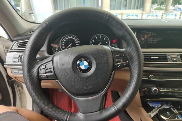 Used BMW 7 Series 2014 730Li Premium Edition Steering Wheel