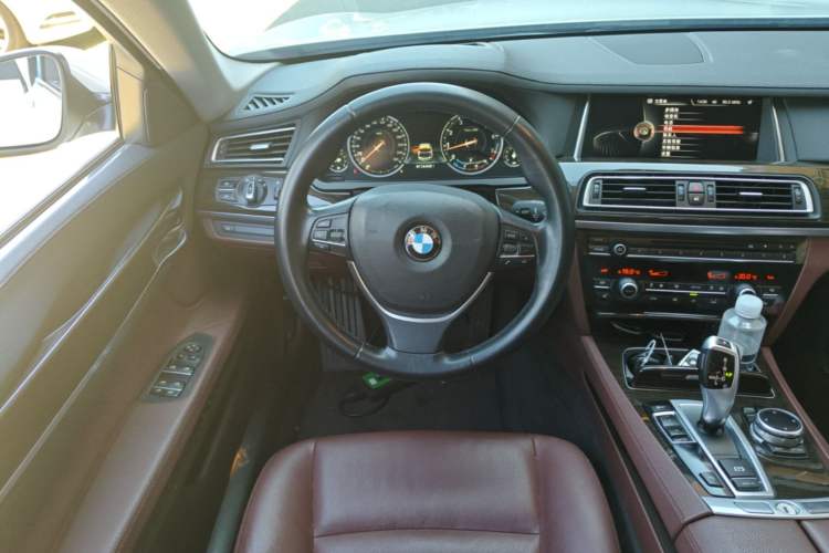 Used BMW 7 Series 2014 730Li Premium Edition Steering Wheel