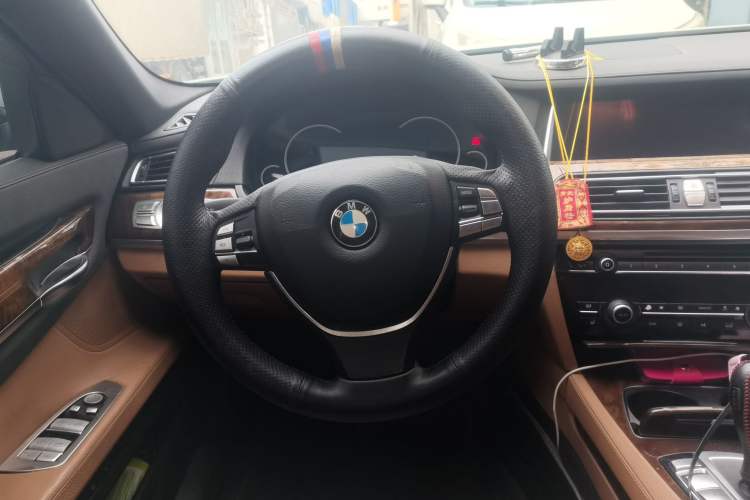 Used BMW 7 Series 2014 730Li Premium Edition Steering Wheel