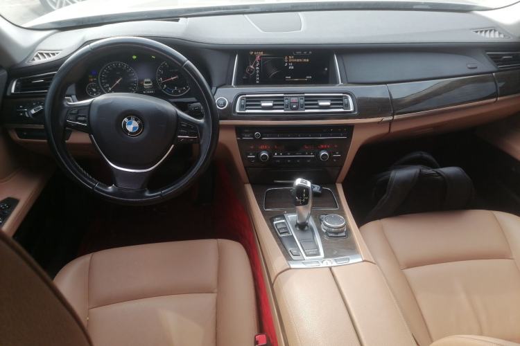 Used BMW 7 Series 2014 730Li Premium Edition Center Console