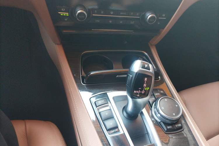 Used BMW 7 Series 2014 730Li Premium Edition Gear Lever