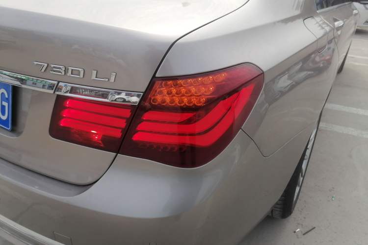 Used BMW 7 Series 2014 730Li Premium Edition Right Rear Taillight
