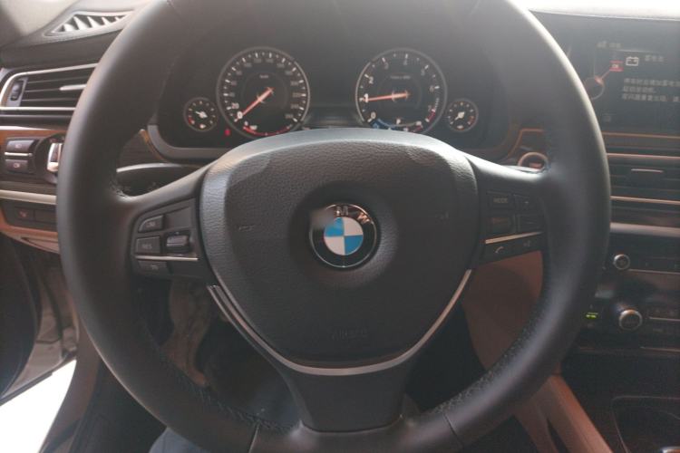 Used BMW 7 Series 2014 730Li Premium Edition Steering Wheel