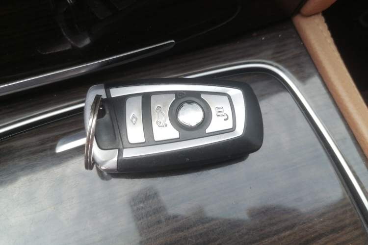 Used BMW 7 Series 2014 730Li Premium Edition Vehicle Key