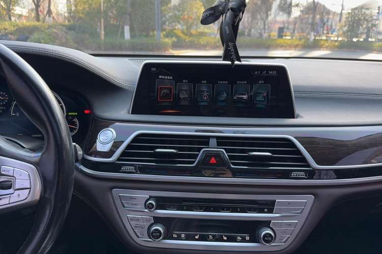 Used BMW 7 Series 2016 730Li Leading Model Audio And AC Panel