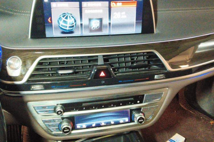 Used BMW 7 Series 2016 730Li Leading Model Audio And AC Panel