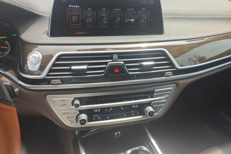 Used BMW 7 Series 2016 730Li Leading Model Audio And AC Panel
