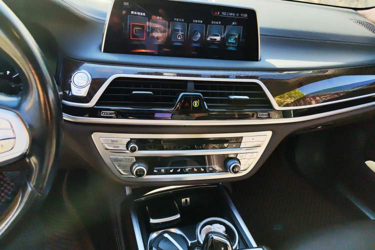 Used BMW 7 Series 2016 740Li Luxury Edition Audio And AC Panel
