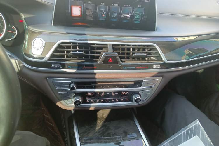 Used BMW 7 Series 2016 730Li Luxury Model Audio And AC Panel