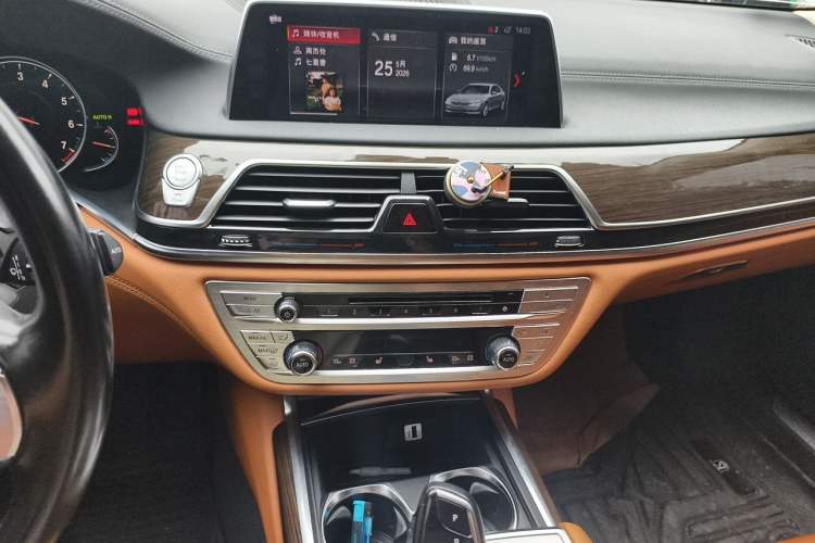 Used BMW 7 Series  Audio And AC Panel