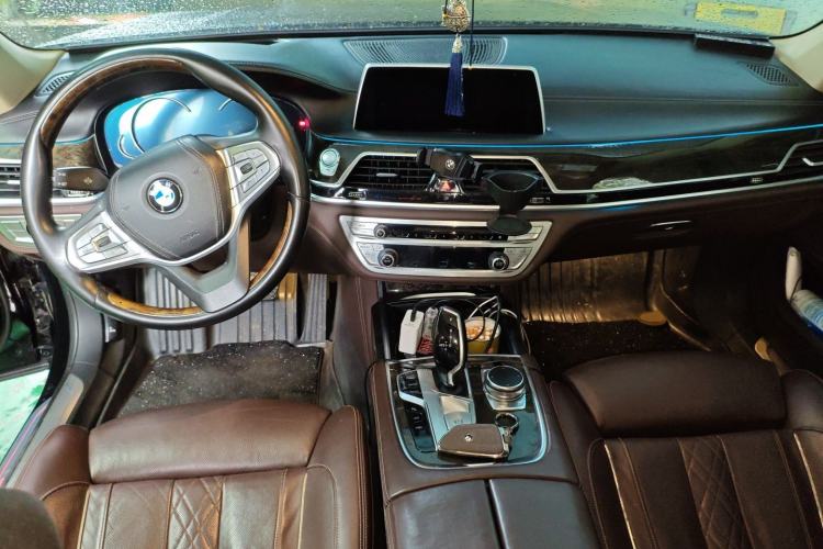 Used BMW 7 Series 2016 730Li Luxury Model Center Console