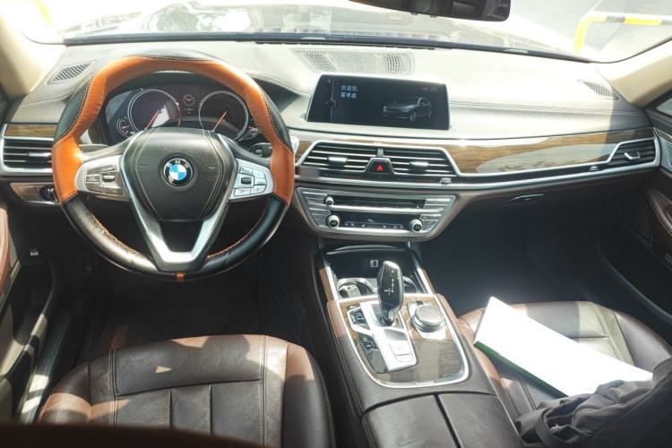 Used BMW 7 Series 2016 730Li Leading Model Center Console