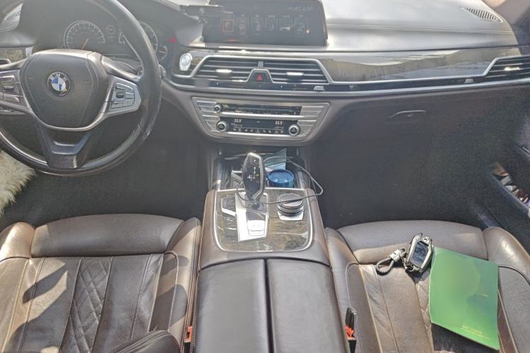 Used BMW 7 Series 2016 730Li Luxury Model Center Console