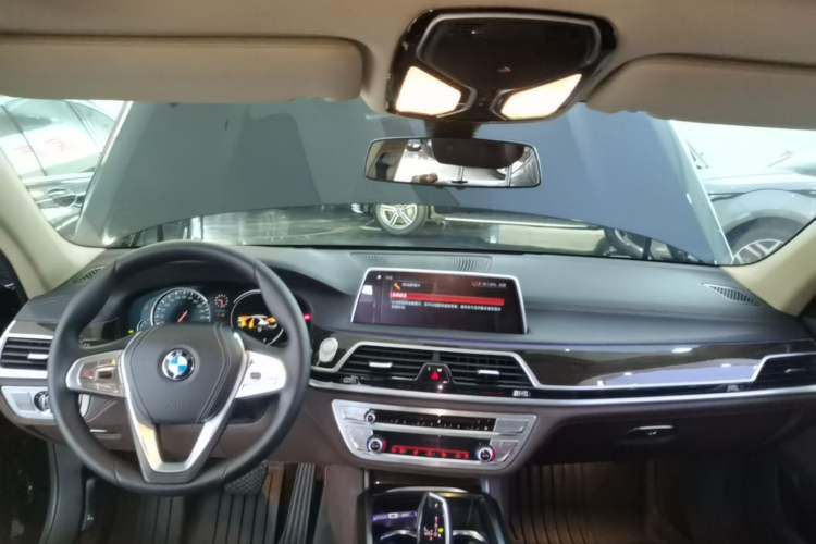 Used BMW 7 Series 2016 730Li Leading Model Center Console
