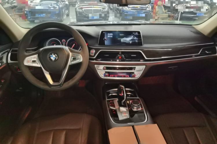Used BMW 7 Series 2016 730Li Leading Model Center Console