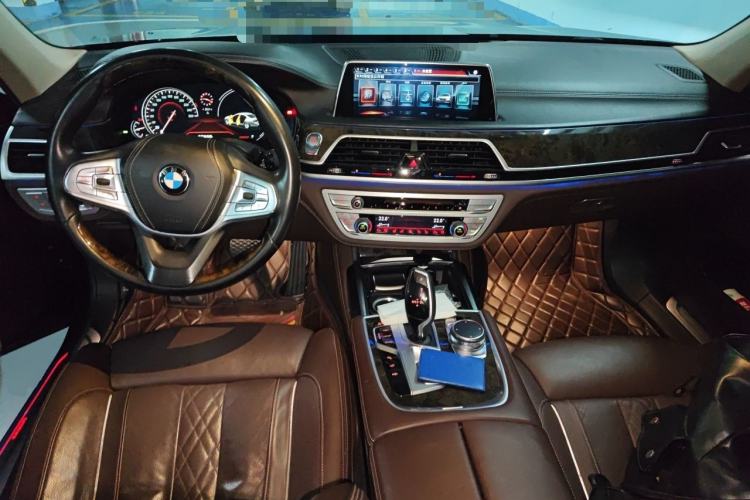 Used BMW 7 Series 2016 730Li Luxury Model Center Console