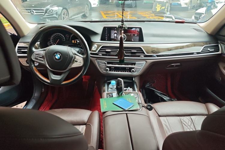 Used BMW 7 Series 2016 730Li Luxury Model Center Console