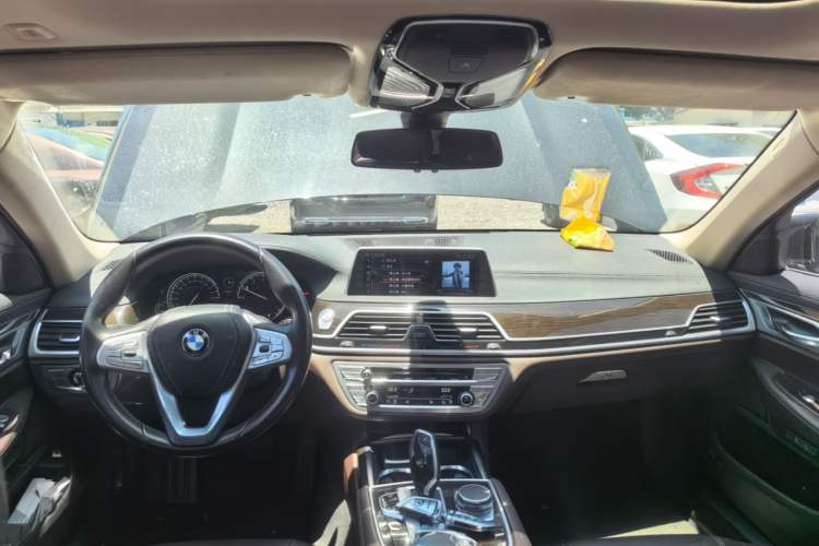 Used BMW 7 Series 2016 730Li Leading Model Center Console