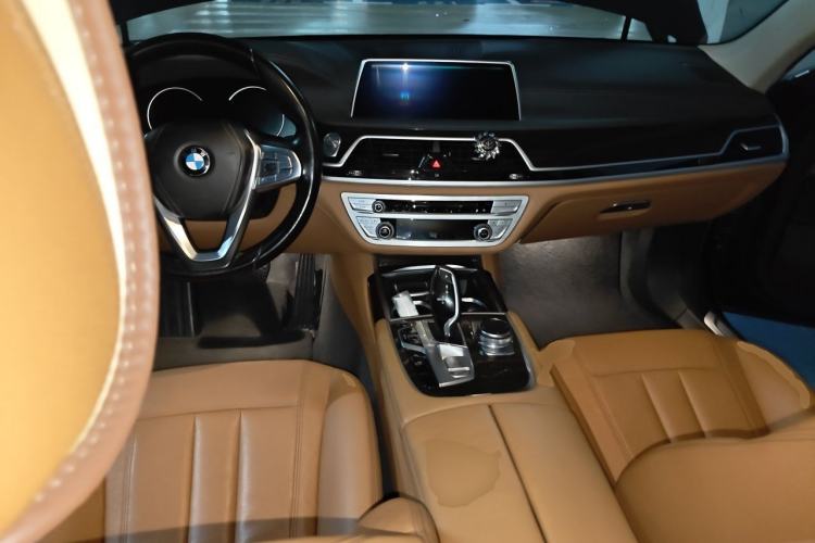 Used BMW 7 Series 2016 730Li Leading Model Center Console