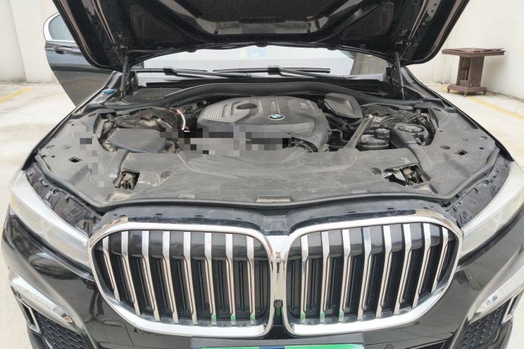Used BMW 7 Series  Engine Bay