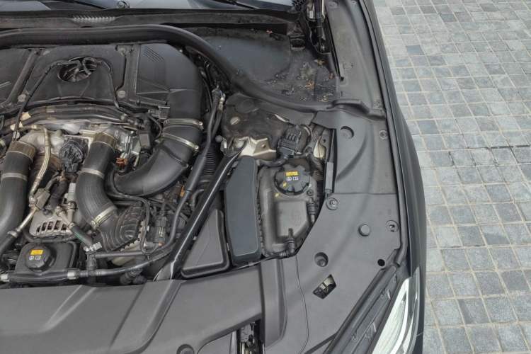 Used BMW 7 Series 2016 750Li xDrive Four-Seat Version Engine Bay Left