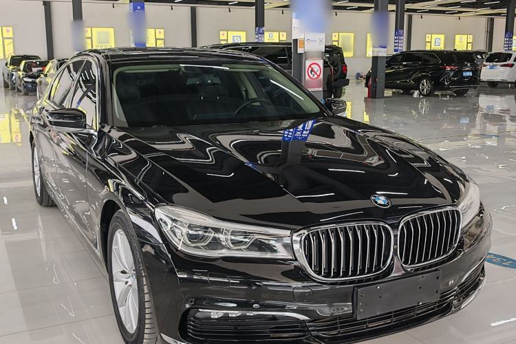 Used BMW 7 Series 2016 730Li Luxury Model Exterior 2