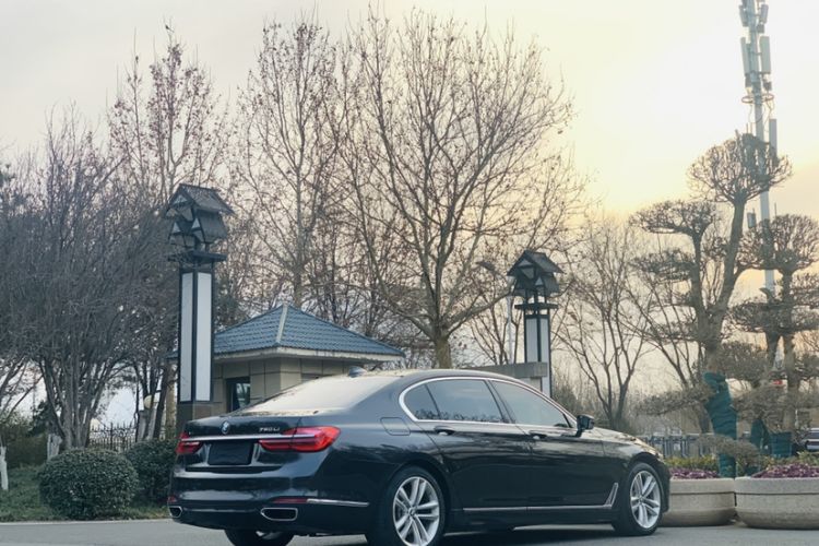 Used BMW 7 Series 2016 750Li xDrive Four-Seat Version Exterior 3