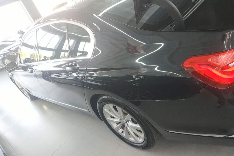 Used BMW 7 Series 2016 730Li Leading Model Exterior 3