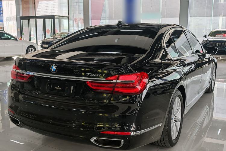 Used BMW 7 Series 2016 730Li Luxury Model Exterior 3