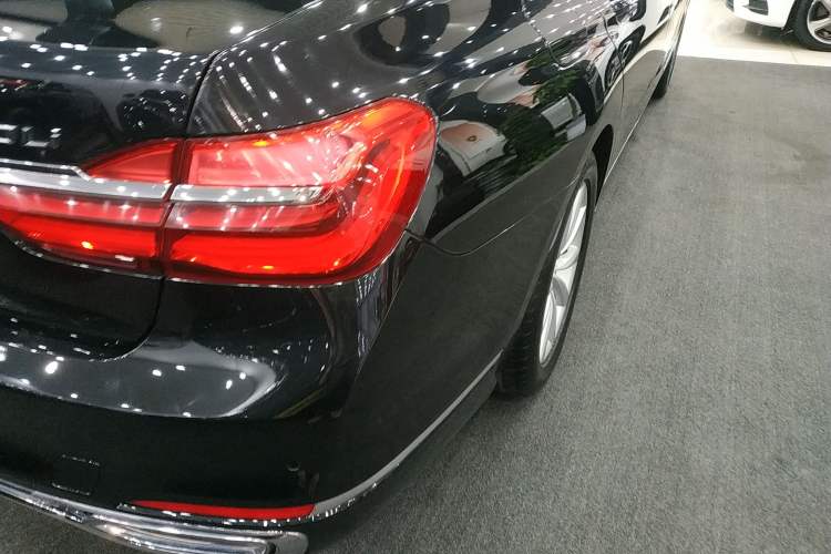 Used BMW 7 Series 2016 730Li Leading Model Exterior 6